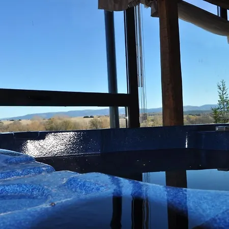 Rural Con Jacuzzi Cabanas de Polendos